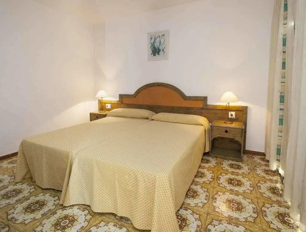 Apartamentos Bon Lloc Santa Eulària des Riu 0*,